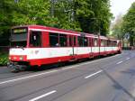 Eine Doppeltraktion aus Stadtbahnwagen B80D der Dsseldorfer Rheinbahn als Zug der Linie U 74 von Benrath nach Lrick am 28.