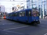 Eine Doppeltraktion aus Stadtbahnwagen B der 1. Generation aus Bonn und K�ln verl��t als Zug der Linie 18 (Vorgebirgsbahn) gerade die Haltestelle  Barbarossaplatz  in K�ln, 17. M�rz 2010.