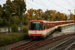 VGF Düwag U3 Wagen 153+152+151 am 17.10.21 in Frankfurt Industriehof vom Bahnsteig aus fotografiert