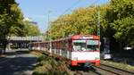 Eine Sonderfahrt mit U2-Triebwagen erreicht die Station Große Nelkenstraße.