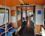 Der Fahrgastraum vom Wagen 5 der Wuppertaler Schwebebahn, am 16.02.2023 im F�rdertechnikmuseum Sinsheim.
