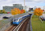 Im Zuge des Jubiläums 50Jahre U-Bahn München wurden 2 Triebzüge je ein Kopf im alten Lackschema foliert.