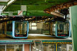 Schwebebahn Gtw 10 & Gtw 07 in der Wagenhalle in Wuppertal Vohwinkel, August 2021.