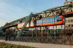 Schwebebahn Gtw 15/27  Retro-Design Gtw 72  in Wuppertal, Januar 2026.