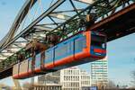 Schwebebahn Gtw 15/27  Retro-Design Gtw 72  in Wuppertal, Januar 2026.