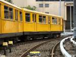 Hist. U.-Bahnzug 2000/2001 verllt die U-Bahnwerkstatt Seestrasse zur Fahrt nach Wedding, Tag der offenen Tr der BVG 7. 9. 2008