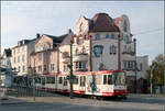 Am Hundertwasserhaus -    Abfahrt eines Stadtbahnwagens B der Linie U47 an der Endstation in Dortmund Aplerbeck.