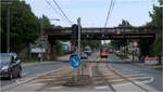 Entlang der U41 in Dortmund -     Nördlich der Haltestelle Güterstraße kreuzt die Dortmunder Güterumgehungsbahn auf einer Brücke die Evinger Straße in der auch die