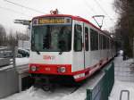 Eine Doppeltraktion aus ex-Bonner Stadtbahnwagen B der Dortmunder Stadtwerke steht am 27.12.2010 an der Endhaltestelle in Dortmund-Hombruch.