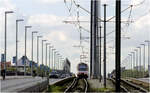 Die Oberkasseler Br�cke �ber den Rhein in D�sseldorf -    ...