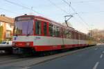 Straenbahn der Essener Verkehrs-AG (EVAG) mit der Nummer 5107 mit einem weiteren Triebwagen in aktueller, gelber Farbgebung in Gelsenkirchen an der Schmalhorststrae. Gesehen am 28.11.2007.