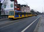 Eine Doppeltraktion aus Docklands-Stadtbahnwagen der EVAG in Essen-Karnap auf dem Weg nach Gelsenkirchen-Horst am 18. Dezember 2008.