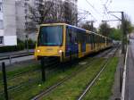 Eine Doppeltraktion aus Docklands-Stadtbahnwagen der EVAG in Essen zwischen dem Tunnelbahnhof Planckstrae und der Haltestelle Gemarkenplatz auf dem Weg zur Margarethenhhe am 22.