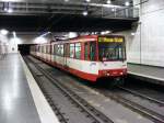 Ein Stadtbahnwagen B der zweiten Generation der EVAG im Bahnhof Saalbau in Essen als Zug der Linie U11 zur Messe/Gruga am 18. Dezember 2008.