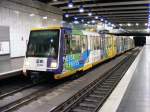 Eine Doppeltraktion aus ehemaligen Docklands-Stadtbahnwagen der EVAG im Bahnhof Saalbau in Essen als Zug der Linie U11 zur Messe/Gruga am 18.