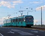 VGF Bombardier U5-50 Wagen 809 am 05.08.17 auf der Frankfurter Breitenbachbrücke als Umleiter auf der der Linie U6 