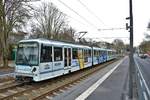 VGF Bombardier Flexity Swift U5-50 Wagen 880 mit Possmann Apfelwein Vollwerbung am 10.03.18 in Frankfurt Eckenheim