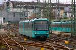 VGF Bombardier Flexity Swift U5-50 Wagen 829 am 03.02.24 in Frankfurt Heddernheim vom Bahnsteig aus fotografiert