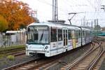 VGF U-Bahn Frankfurt am Main Bombardier Flexity Swift U5-50 Wagen 880 in Heddernheim auf der A-Strecke am 11.10.25 vom Bahnsteig aus fotografiert