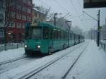 Ein PTB Wagen Zug in verschneiten Frankfurt am 19.12.10