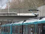 Zwei Stromabnehmer von VGF Bombardier U5 Wagen am 21.11.15 in Frankfurt am Main