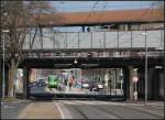 Verknüpfungsstation -     An der Haltestelle  Leinhausen Bahnhof  in Hannover kann von den Stadtbahnlinien 4 und 5 in die S-Bahn umgestiegen werden.