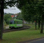 Eine Doppeltraktion Tw6000, geführt von 6138 ist auf dem Weg nach Hannoveraner Hauptbahnhof nach Ahlem und wurde hier in der Nähe der Schleuse Limmer abgelichtet. (16.07.2016)