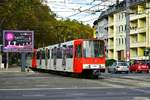 2114 mit 2049 auf der Kreuzung Aachener Str./Gürtel am 29.10.2019.