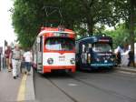 TW 2309 Als Linie E7 nach Poll und TW 1877 (Colonia-Express) am 22.7.06 (Letzter Einsatztag von Achtachsern im Planeinsatz) aufgenommen an der Haltestelle  Neumarkt 