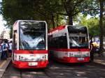 Tw 4031 (als E zum Stadion) und Tw 4073 (als 7 nach Frechen) in der Wendeschleife Neumarkt in Kln.