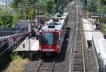 Stadtbahn Nr. 2324 der KVB, Linie 16 nach Niehl an der Haltestelle Godorf - 12.08.2014