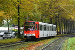 2031 kurz vor der Haltestelle  Westfriedhof  am 21.10.2016.