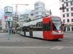 Der TW 4533, der am 25.06.2007 auf der Linie 9 unterwegs war, kam mir bei der Einfahrt in die Haltestelle  Neumarkt  vor die Linse gefahren.