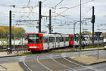 Der Kölner Wagen 2222 als umgeleitete Linie 16 auf dem Weg zur Severinstraße am 11.11.2019.