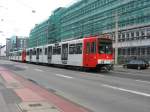 Nanu was ist denn das? Die Linie 5 hat sich ins rechtsrheinische verirrt. Grund hierfr ist der Rckbau der provisorischen Wendeanlage an  Dom / Hauptbahnhof . Sie verlsst hinter dem  Friesenplatz  ihren normalen Linienweg und fhrt wie die Linien 3 und 4 bis zur Haltestelle  Koelnmesse . Dort endet sie in der Wendeanlage unter der Zoobrcke.