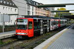 2317 trägt zwei neue Teilreklamen für  Stahlwerk Werkzeuge  und  Home24 Outlet . Hier unterwegs in Köln an der Haltestelle Boltensternstraße am 21.10.2020.