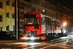 Am frühen Morgen des 14.01.2022 wurde der dritte HF6 (5303) in Köln angeliefert. Hier zu sehen auf dem Transporter bei der Ankunft in Köln auf der Kreuzung Simonskaul/Neusser Straße am 14.01.2022.