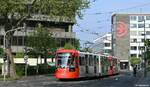 Die beiden HF6 5303 und 5304 als Fahrschule auf der Kreuzung Scheidtweilerstraße/Gürtel in Köln Braunsfeld am 01.05.2022.