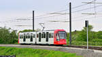 Das am 25.04.2024 in Köln angelieferte Neufahrzeug HF6 5330 während der ersten Fahrt auf öffentlichen Kölner Gleisen auf der Zulaufstrecke Weidenpesch am 26.04.2024