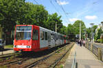 Eine Baureihe deren Reihen sich in absehbarer Zeit lichten dürften.

KVB Tw 2260
Köln, Dürener Straße/Gürtel
Linie 13, Sülzgürtel
10.05.2024