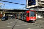 KVB Tw 2318
Linie 16, Niehl Sebastianstraße (Umleiter)
Teilwerbung 'tiefblau'
Köln, Bf Deutz-Messe/LanxessArena
04.04.2023