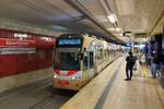 Fehlgeleitet auf das Gleis Richtung Mülheim. Der Zug hat es aber trotzdem geschafft mit zweimal Wenden an RPP und Ebertplatz seine Fahrt nach Merkenich fortzusetzen bevor die nächste 12 nach Niehl eintraf.


KVB Tw 4528
Linie 12, Merkenich
Vollwerbung  Museum Schnütgen 
Köln, Ebertplatz
04.05.2026