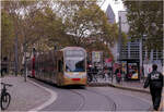 Die Ost-West-Strecke in der Innenstadt von K�ln -     Flexity Swift 4528 + x als Linie 1 nach Bensberg in der Haltestelle Rudolfplatz Fahrtrichtung Osten.