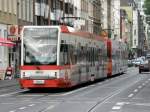 Ein Straenbahntriebzug der KVB auf der Linie 9 in Richtung Slz am 14.07.2008.