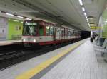 Nanu was ist den das??? Eine Linie 6 an der Haltestelle Poststrae!!! Dieses Bild war whrend der 10-monatigen Tunnelsperrung zwischen Dom / Hbf und Breslauer Platz Alltag. Zu sehen sind TW2307 und ein weiterer unbekannter Wagen am 25. Juni 2007. Die Linie 6 (Sd) fuhr whrend der Tunnelsperrung nur zwischen Longerich-Friedhof und Ebertplatz, um auf der Ringstrecke Platz fr die Linien 16+18 zu machen, die normalerweise ber den Innenstadttunnel fahren. Die Linie 6 hielt zwischen Dom /Hauptbahnhof, die Streckenverbindung zum Ubierring aufrecht, wo normalerweise die Linie 16 her fhrt. Die Streckenverbindung Richtung Klettenberg wurde durch die Linie 19 aufrecht erhalten.