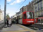 Am 13. Oktober 2009 konnte ich den Fahrgastwechsel, der Linie 16 bestehend aus TW 2215 und einem weiteren unbekannten Fahrzeug, an der Haltestele Chlodwigplatz bildlich festhalten.