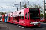 Niederflurwagen 4106 trgt eine neue Ganzreklame fr  Das Handwerk . Unterwegs auf der Neusser Strae am 23.04.2012