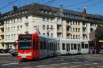 Niederflurwagen 4046 hat eine Neulackierung erhalten. Zu sehen auf der Kreuzung Aachener Str./Grtel am 23.07.2012