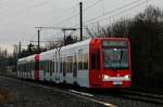 Ex-Reissdorf Klsch Wagen 4024 hat eine Neulackierung erhalten. Hier zu sehen zwischen den Haltestellen Merkenich und Merkenich Mitte am 18.12.2012