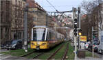 Im Retro-Farbdesign - 

Stadler Tango 3539/40 im Farbkleid alter Stuttgarter Straßenbahnen als Werbeträger für das Straßenbahnmuseum der SSB. Der Stadtbahnzug auf der U6 erreicht mit einer Steigung von 70 Promille die Haltestelle Bopser. 

Etwa eine halbe Stunde hatte ich mir Zeit genommen hier auf diese Bahn zu warten, ohne zu wissen auf welche Linie sie überhaupt eingesetzt wird. Nach ca. 7 Minuten hatte ich Glück...

15.02.2024 (M)